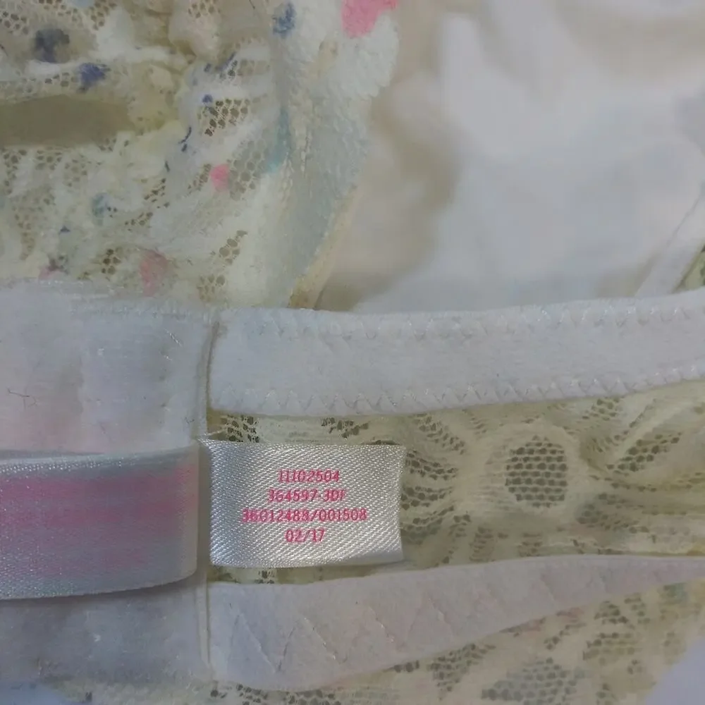 Victoria’s Secret PINK Cream Floral Halter Bralette Size M